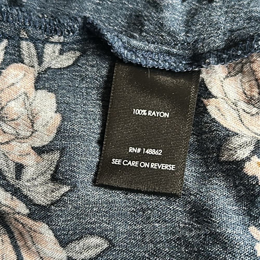 Torrid Blue White Blush Floral Smocked Button Front Top Blouse Shirt 2 - Picture 9 of 10